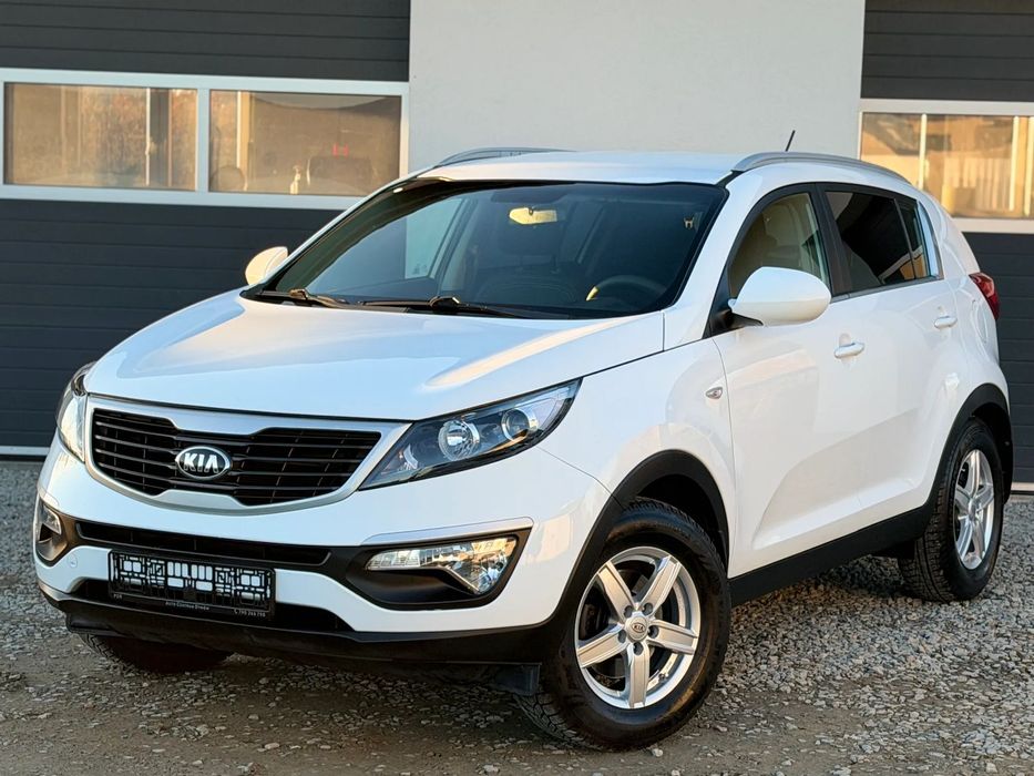 Kia Sportage 1.6 Benzyna Hak Tablet kamera navi Alufelgi opony zimowe Super Stan
