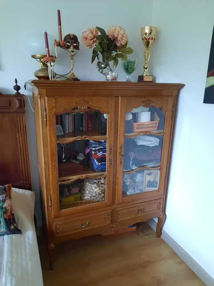 Biblioteczka w stylu ludwikowskim/witryna ludwikowska