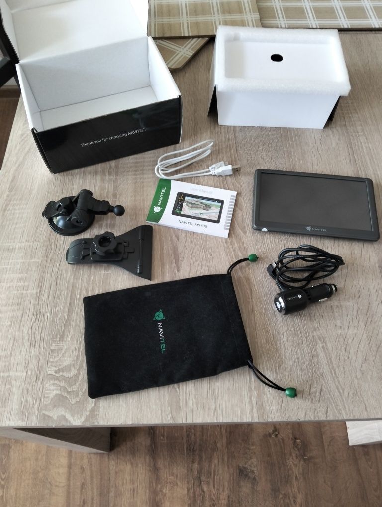 Nawigacja navitel MS700