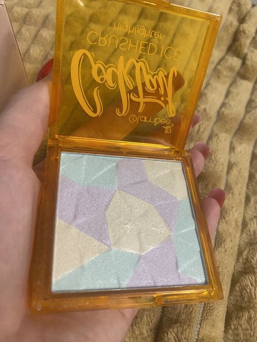 Продам палетки теней в асортименте