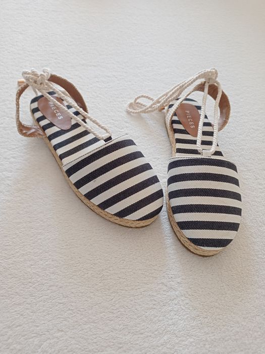 Espadryle wiązane Pieces 38 39 sznurowane espadryle sandały