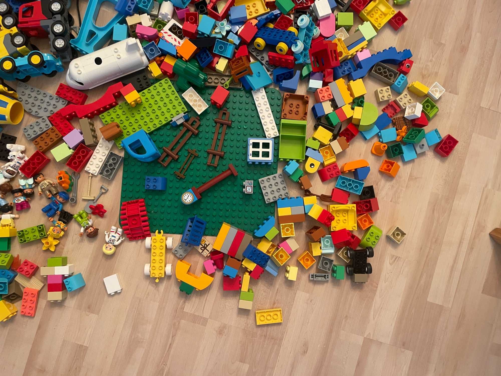 LEGO DUPLO - MIX 8,4 kg, w tym różne zestawy