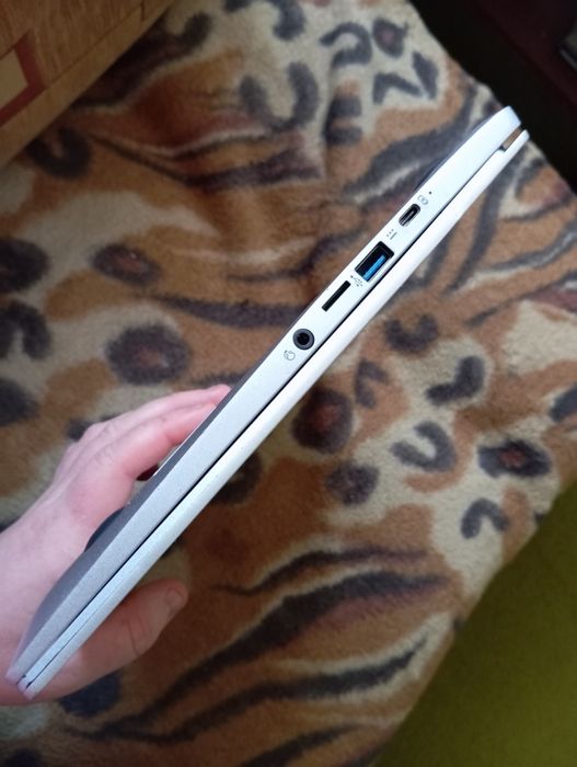 Chromebook bardzo zadbany rezerwacja 10.09