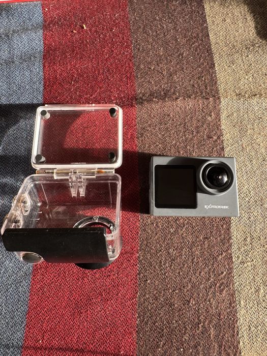 Câmara de ação 4K com ecrá tátil,