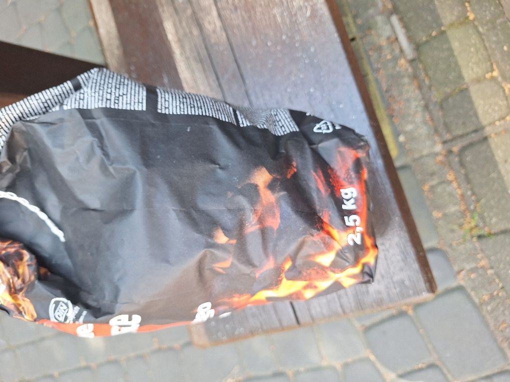 Brykiet węgiel drzewny barbeque  2.5  kg