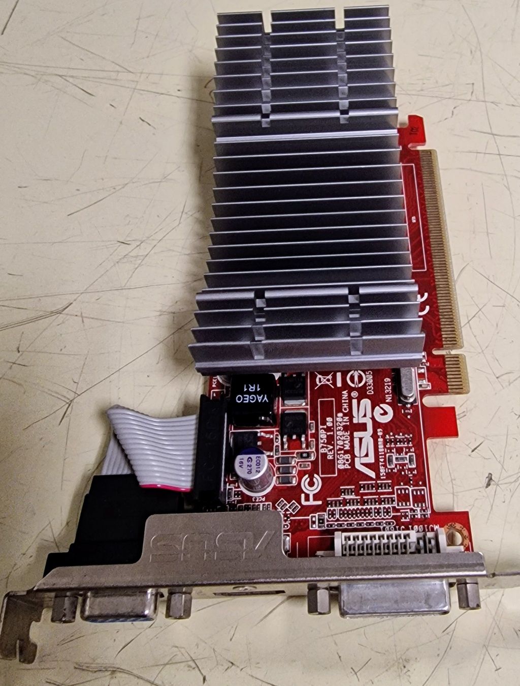 N720-2gd3h lp nova/ 2 EAH4350 silent asus