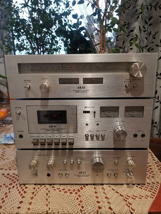 AKAI radio wzmacniacz i magnetofon