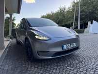 Tesla Model Y dual motor longue range