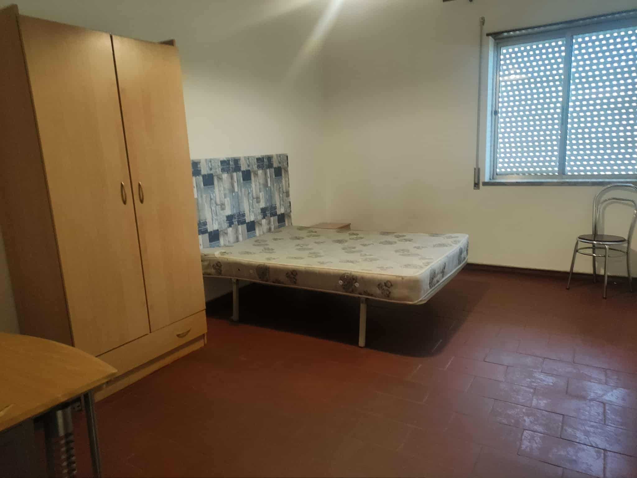 Alugo quarto a estudantes