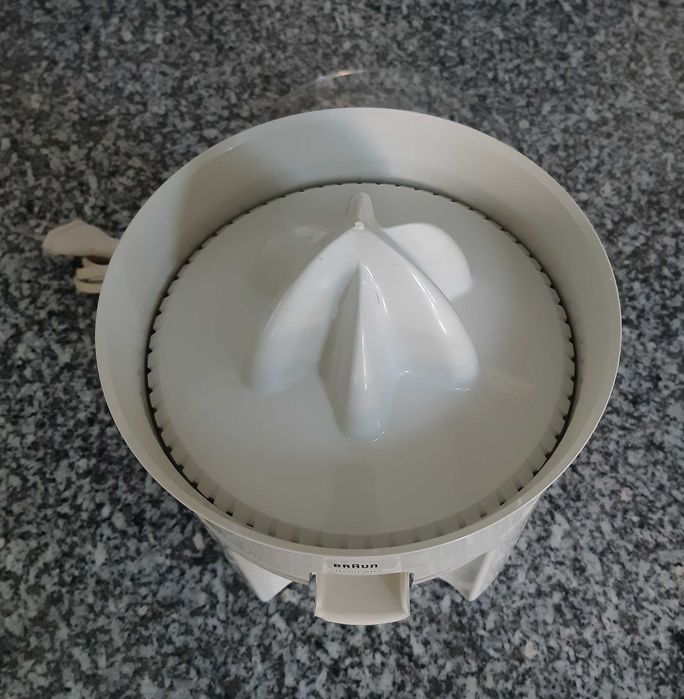 Espremedor citrinos (máquina fazer sumos) eléctrico Braun (como novo)