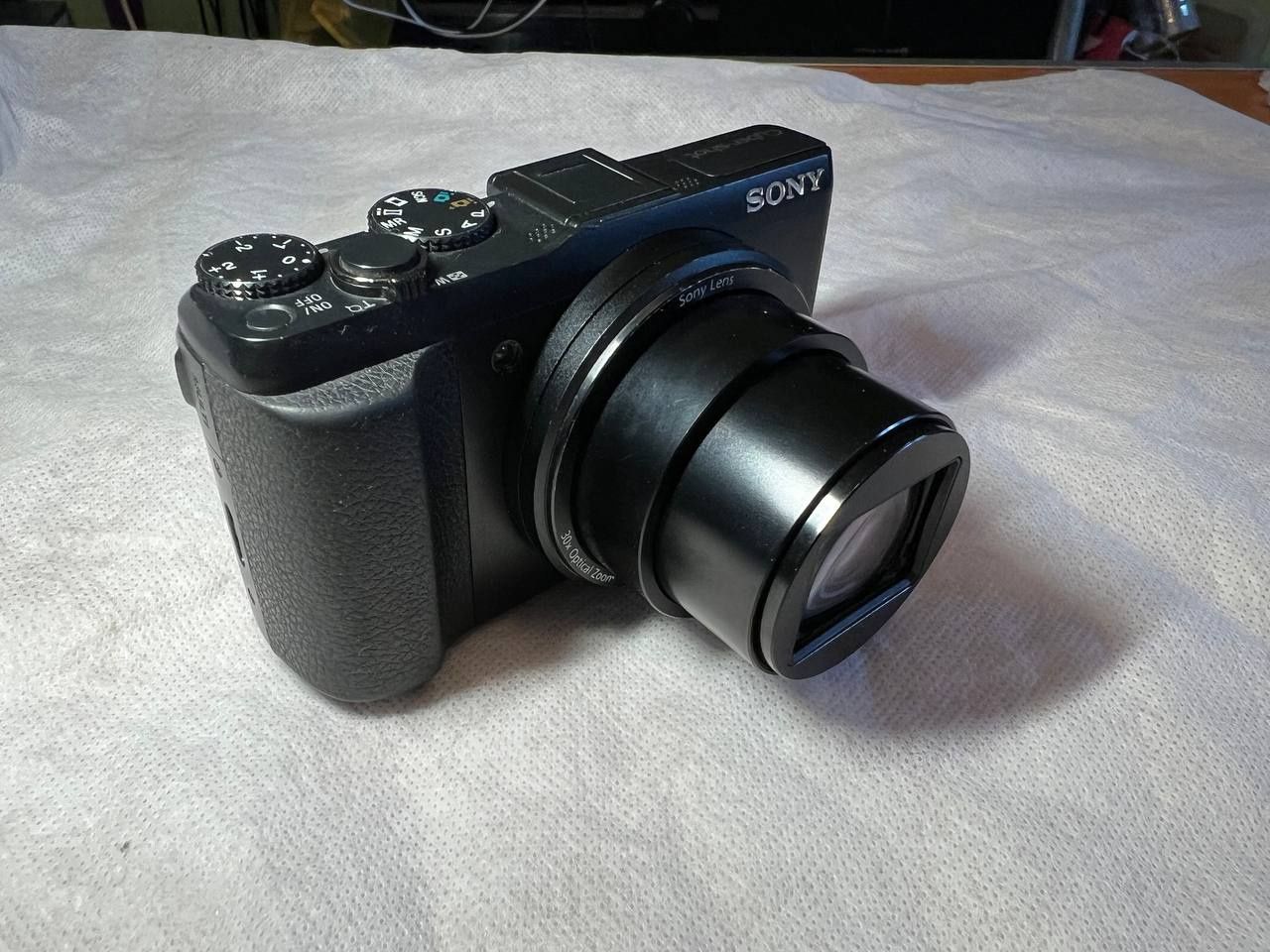 Продам фотоапарат Sony dsc-hx 50