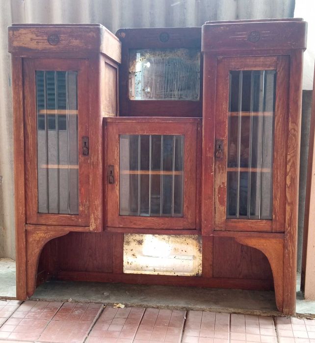 Антикварный буфет (верхняя часть)