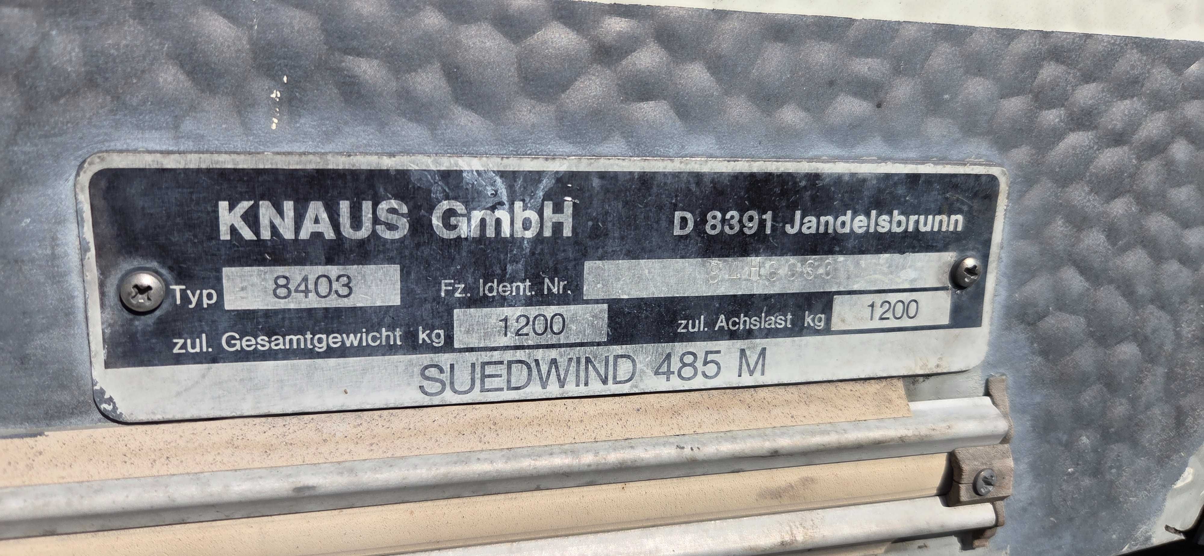 Knaus Suedwind 485 M- jasne wnętrze.
