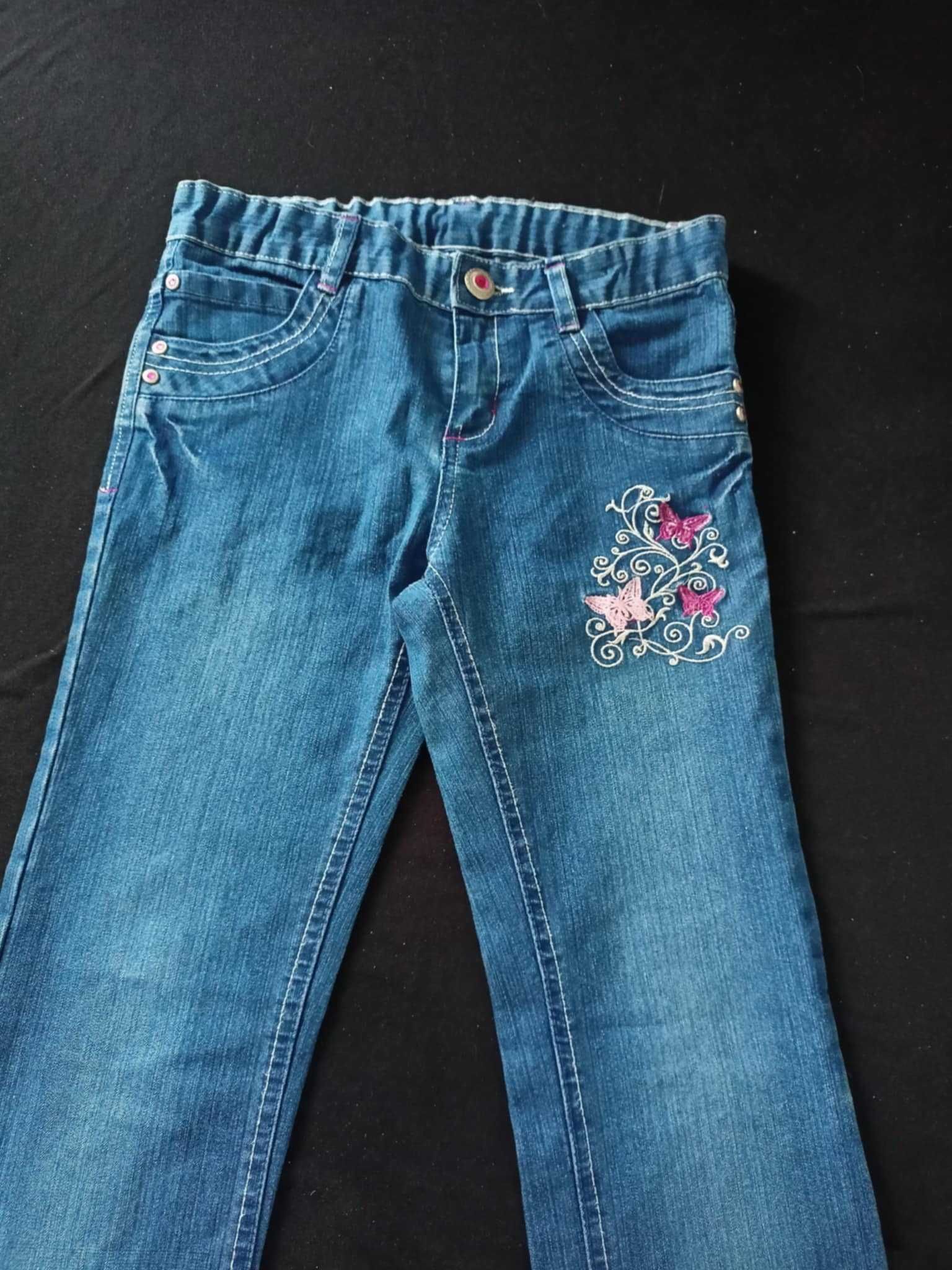 Jeansy z naszywkami