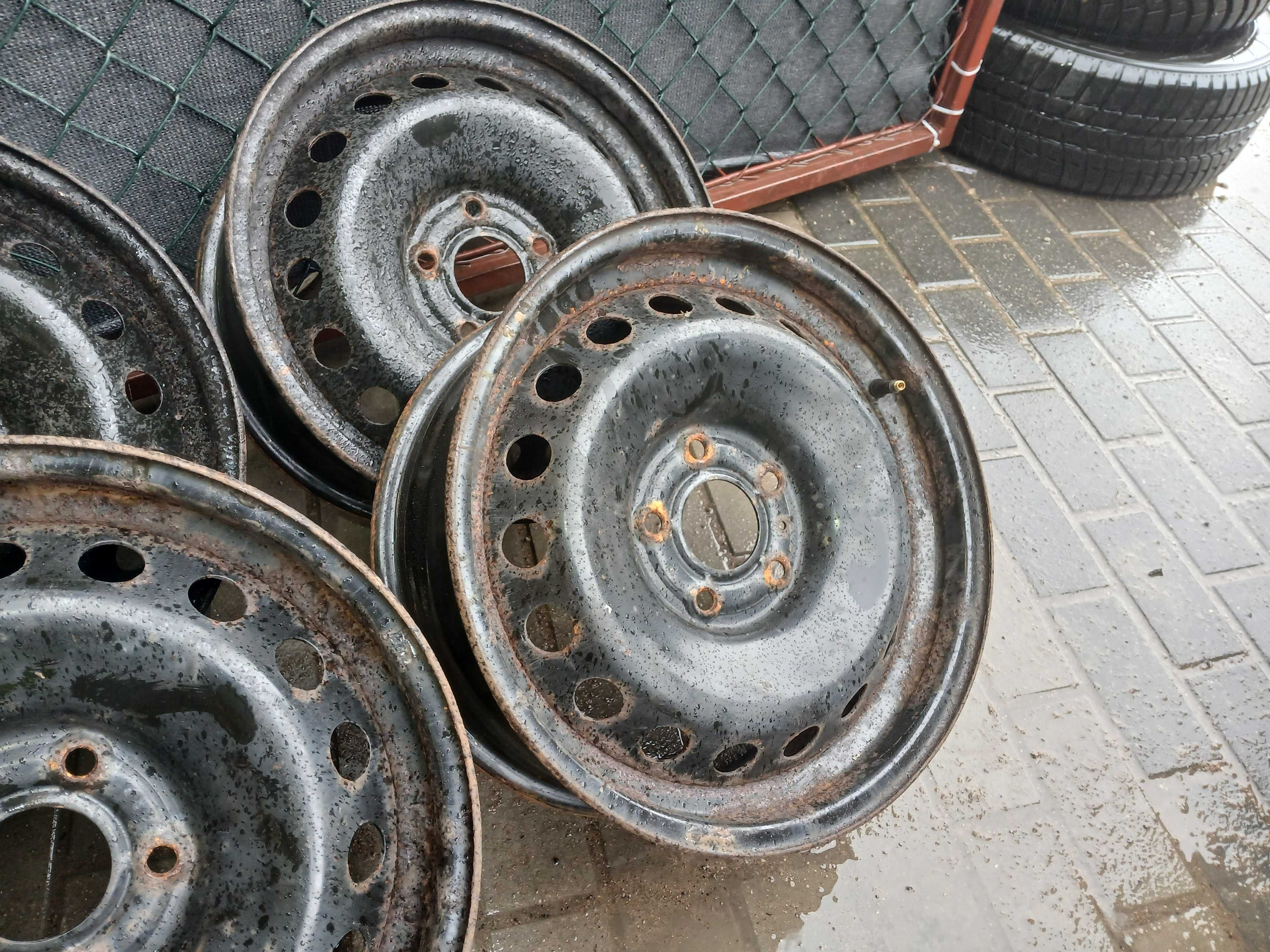 4x felgi stalowe 16 5x114,3 66.1mm Dacia Duster Renault Megane Clio