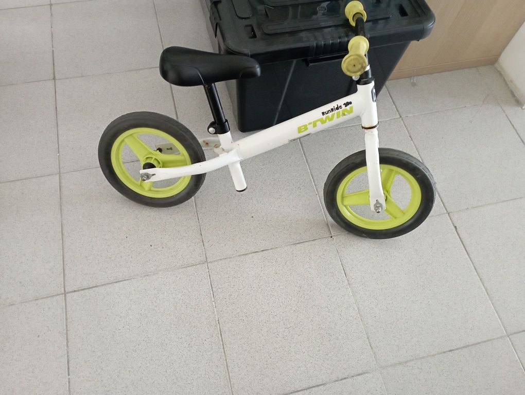 Bicicleta criança sem pedais