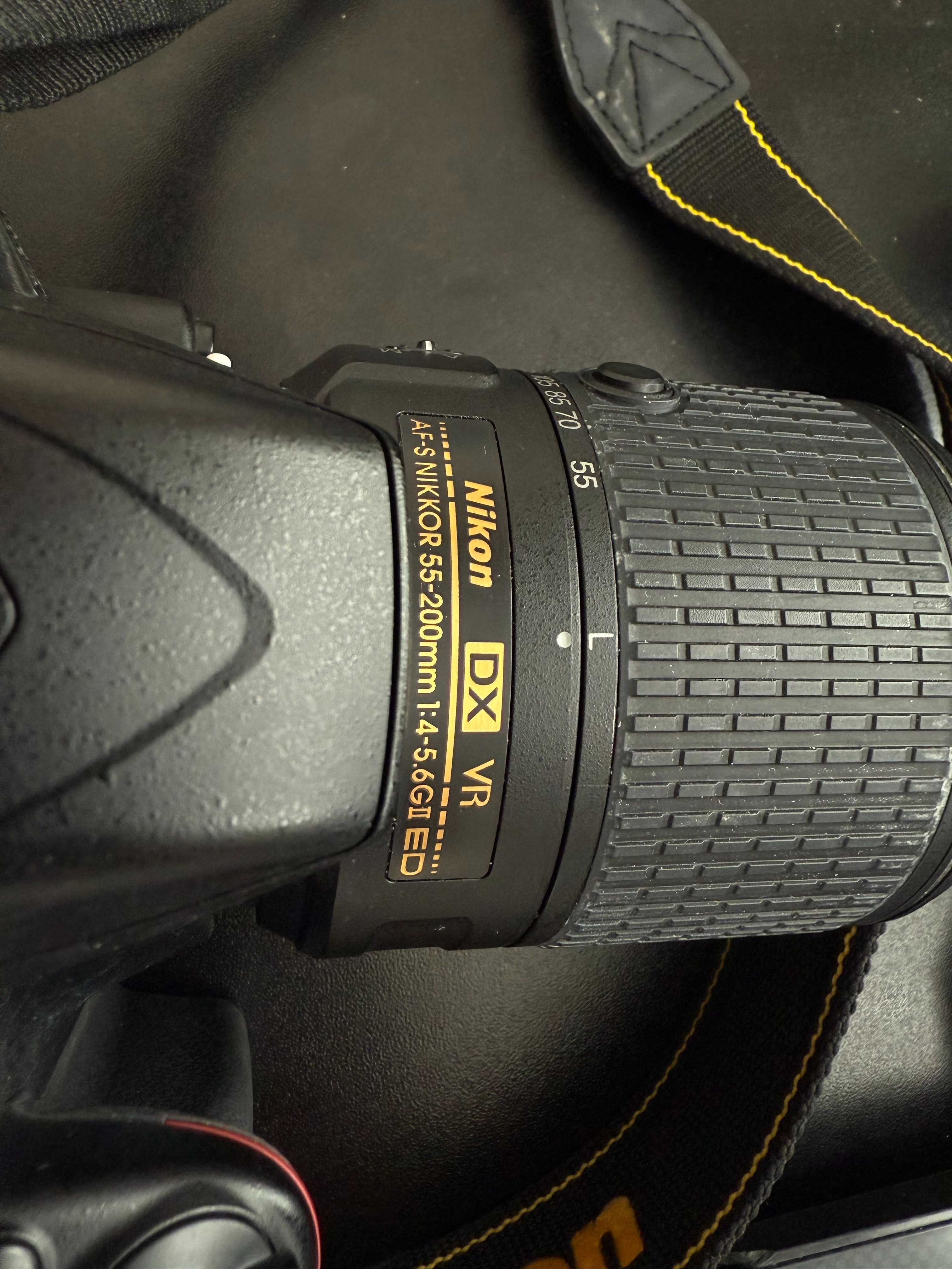 Lustrzanka Nikon D3300 z dwoma obiektywami i torbą