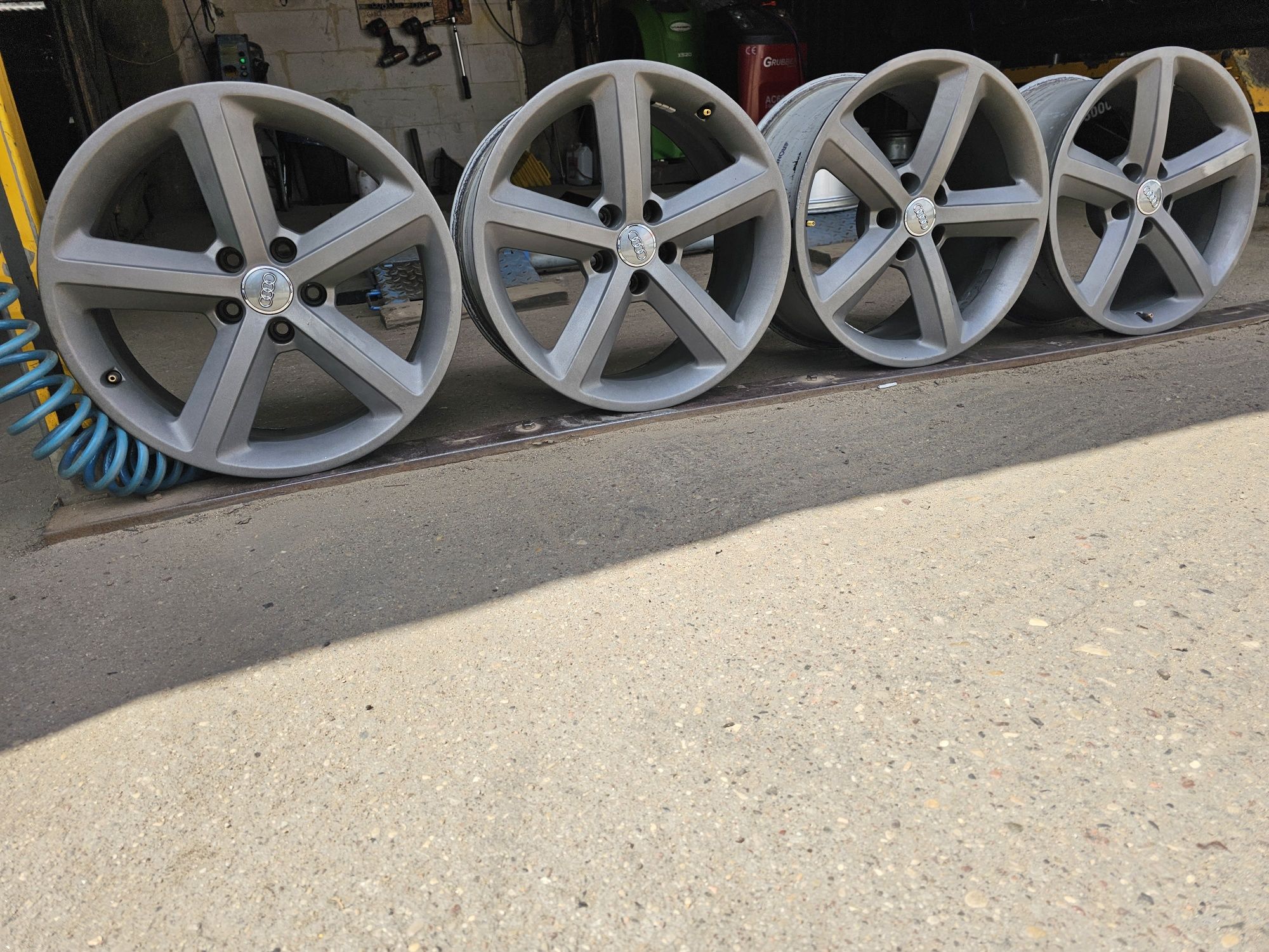 Felgi Aluminiowe Audi A5 R18 5x112 ET29-8.5J