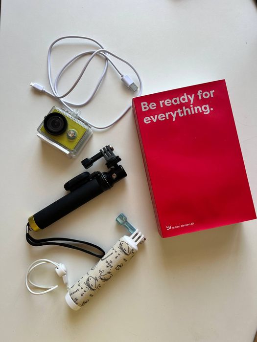 Екшн-камера Xiaomi Yi Action Camera Basic Edition, монопод, аква бокс