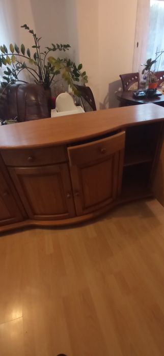 Sprzedam komodę dembową.
