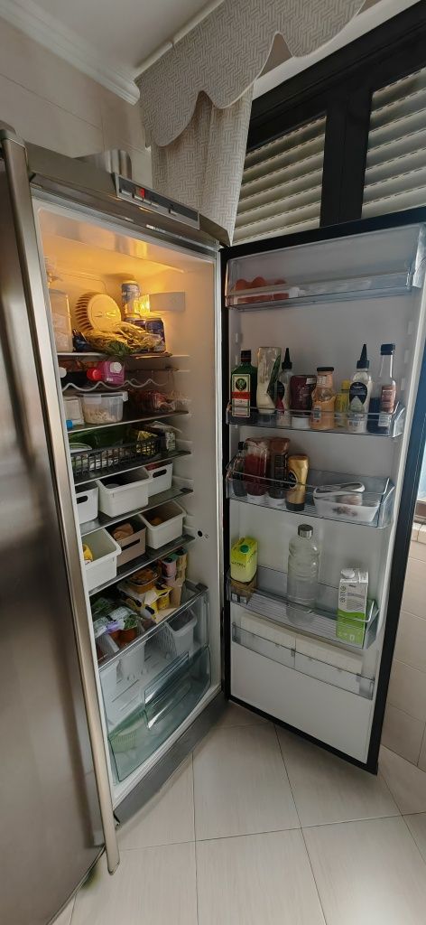 Frigorífico AEG (com pequena avaria intermitente)