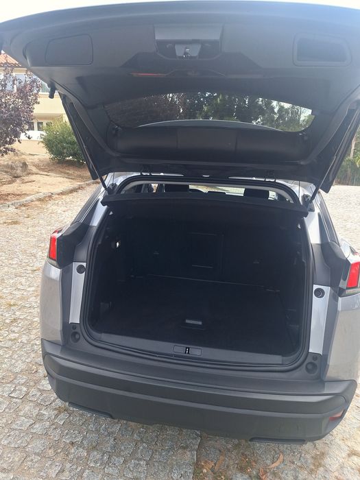 Peugeot cinza 3008