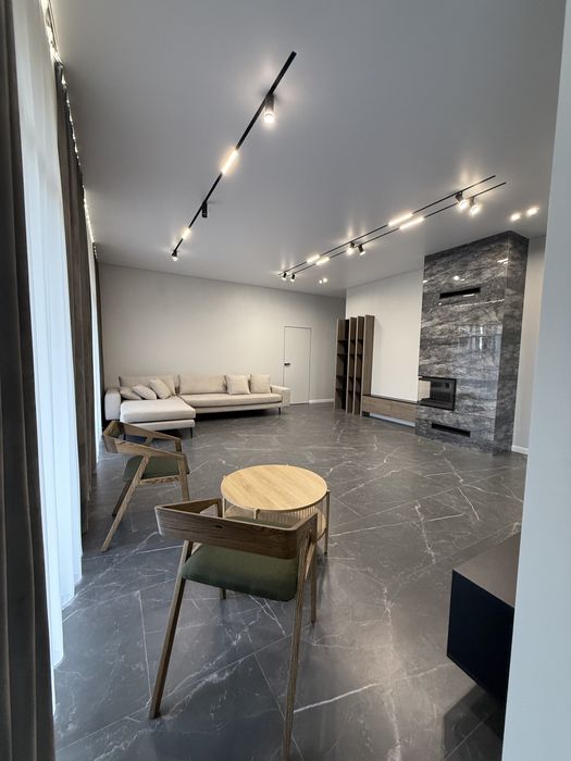 Будинок з газом в Стоянці! Закрите котеджне містечко з озером!