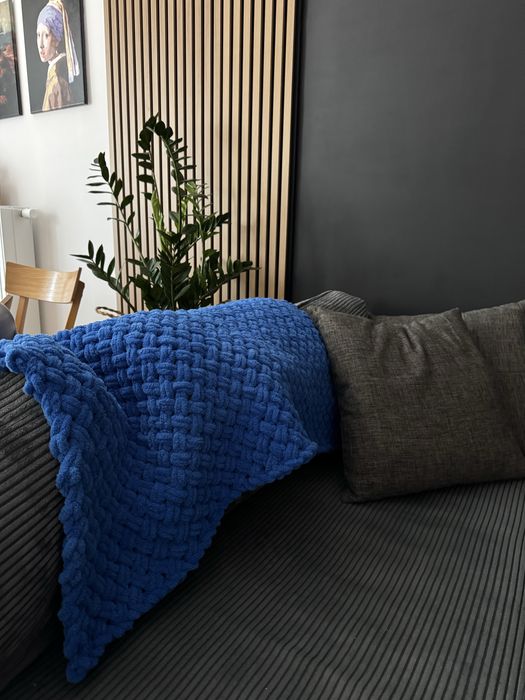 Ręcznie robiony na drutach kocyk