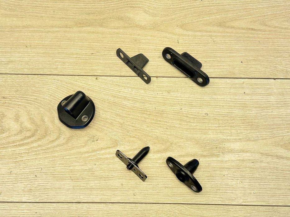 Направляюча розсувнних дверей Fiat Scudo Фиат Скудо Експерт Джампі