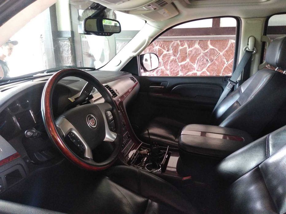 Cadillac Escalade2007 V8 6.2л,410лсГаз-Бензин куплен новым в Киеве2008