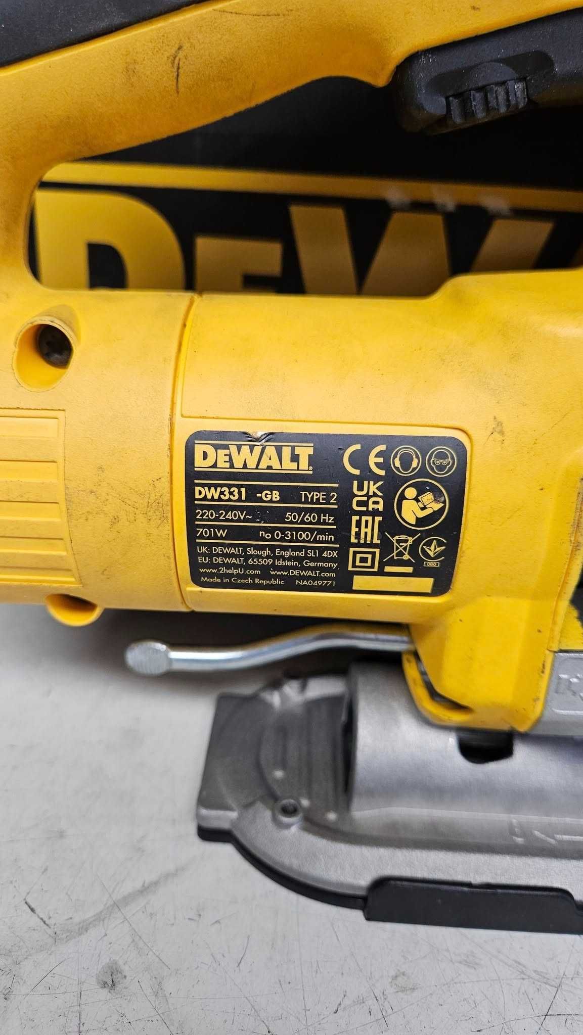 Wyrzynarka DeWalt DW331K 701W
