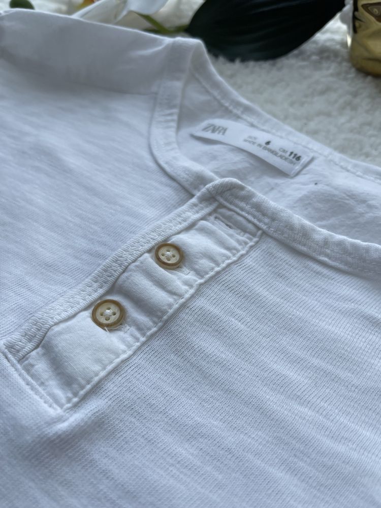Комплект футболка та шорти від Zara