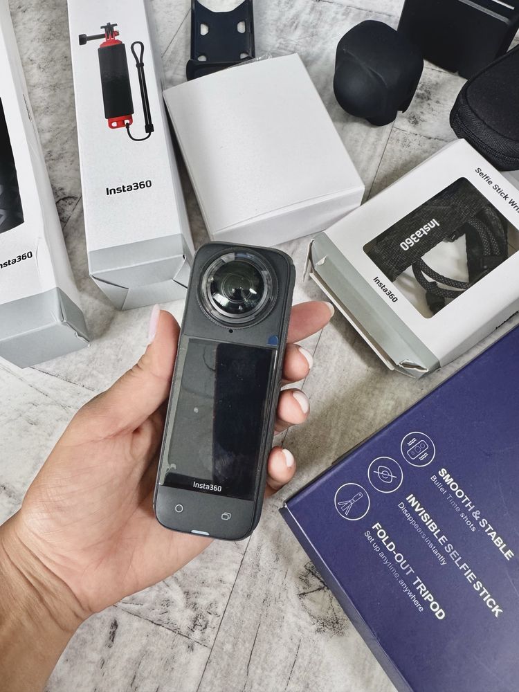 Insta360 X4 Invisible Dive Bundle + Dodatkowy Akumulator STAN JAK NOWY
