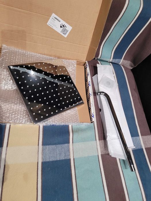 Deszczownica z ramieniem 357 mm Hansa Viva kwadratowa 250x250 chrom