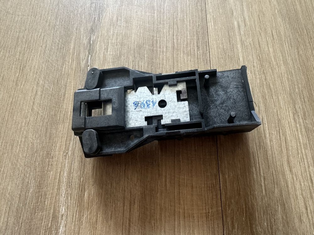 Замок люка(дверей) для пральної машини Indesit/ariston C00011140