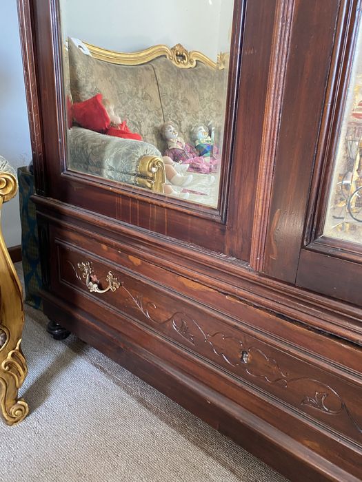 Cama + Roupeiro Antigo de 1906