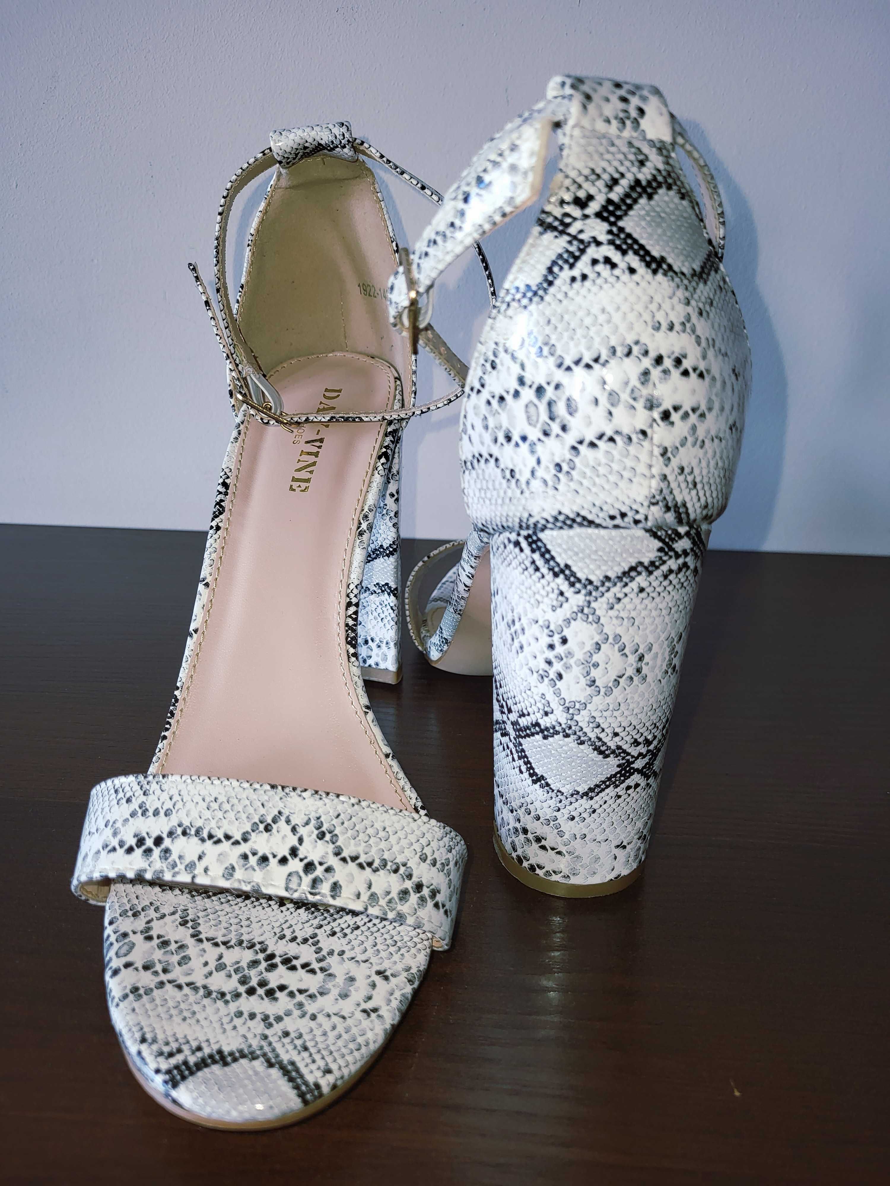 Day- vine shoes, rozmiar 39