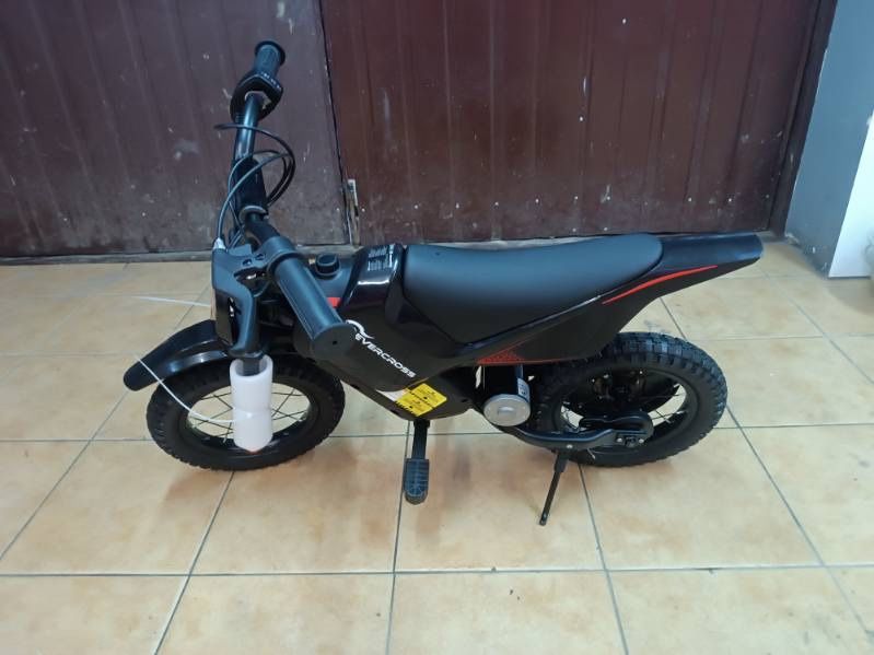 Dziecięcy motor elektryczny