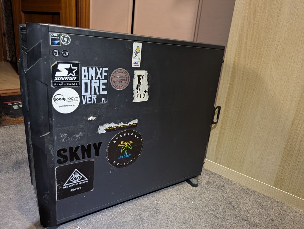 Komputer stacjonarny phenom 2 x2, geforce gtx460 soundblaster