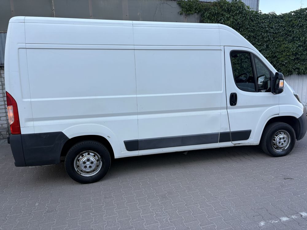 В Житомирі Peugeot Boxer 2015 2.3tdi 96кВт праве кермо кондиціонер