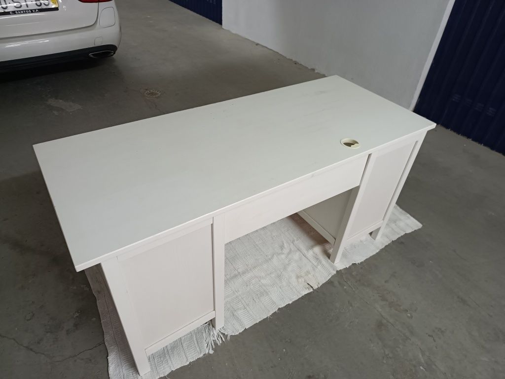 Mesa Secretária Branca com Gavetas