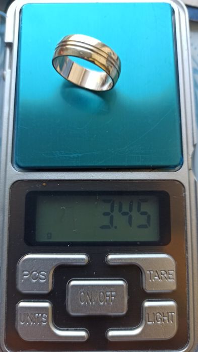 Золоте кольцо 375 333 проба.