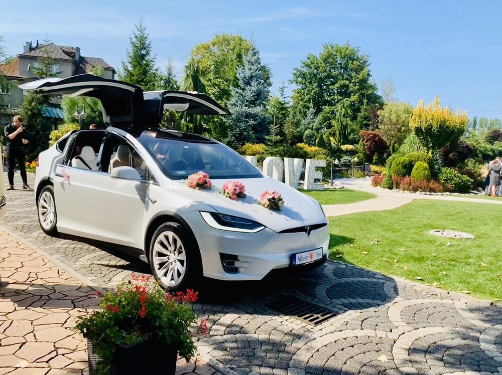 Tesla Model X oraz Tesla Model 3, wynajem, ślub i wesele, auto, biała