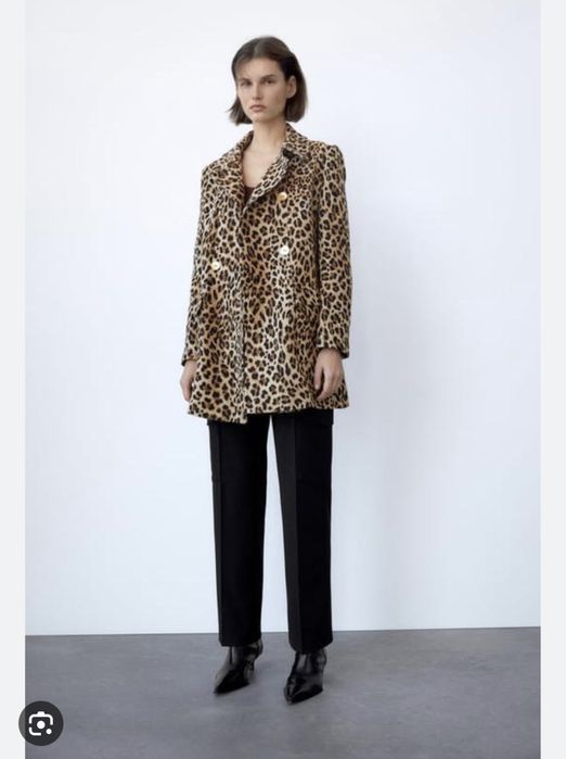 Пальто с леопардовым принтом Zara