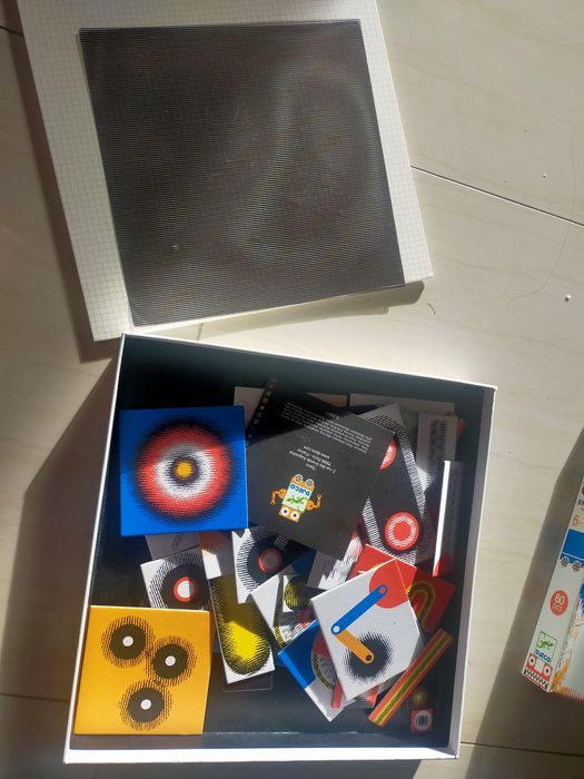 Kinoptik Roboty - układanka magnetyczno - optyczna Djeco