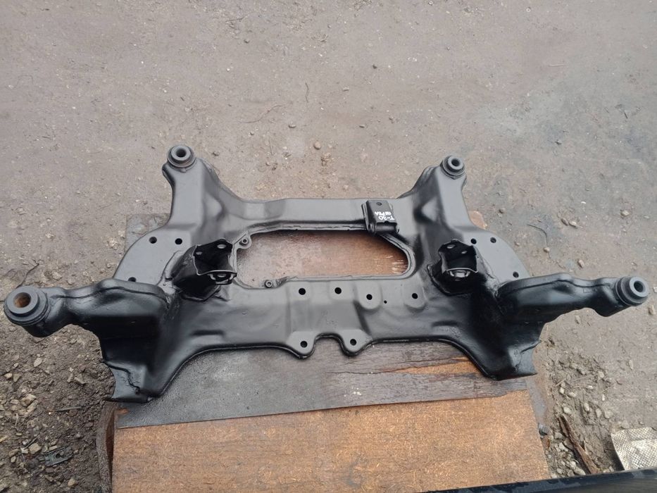 Продам балку переднюю nissan x-trail t30