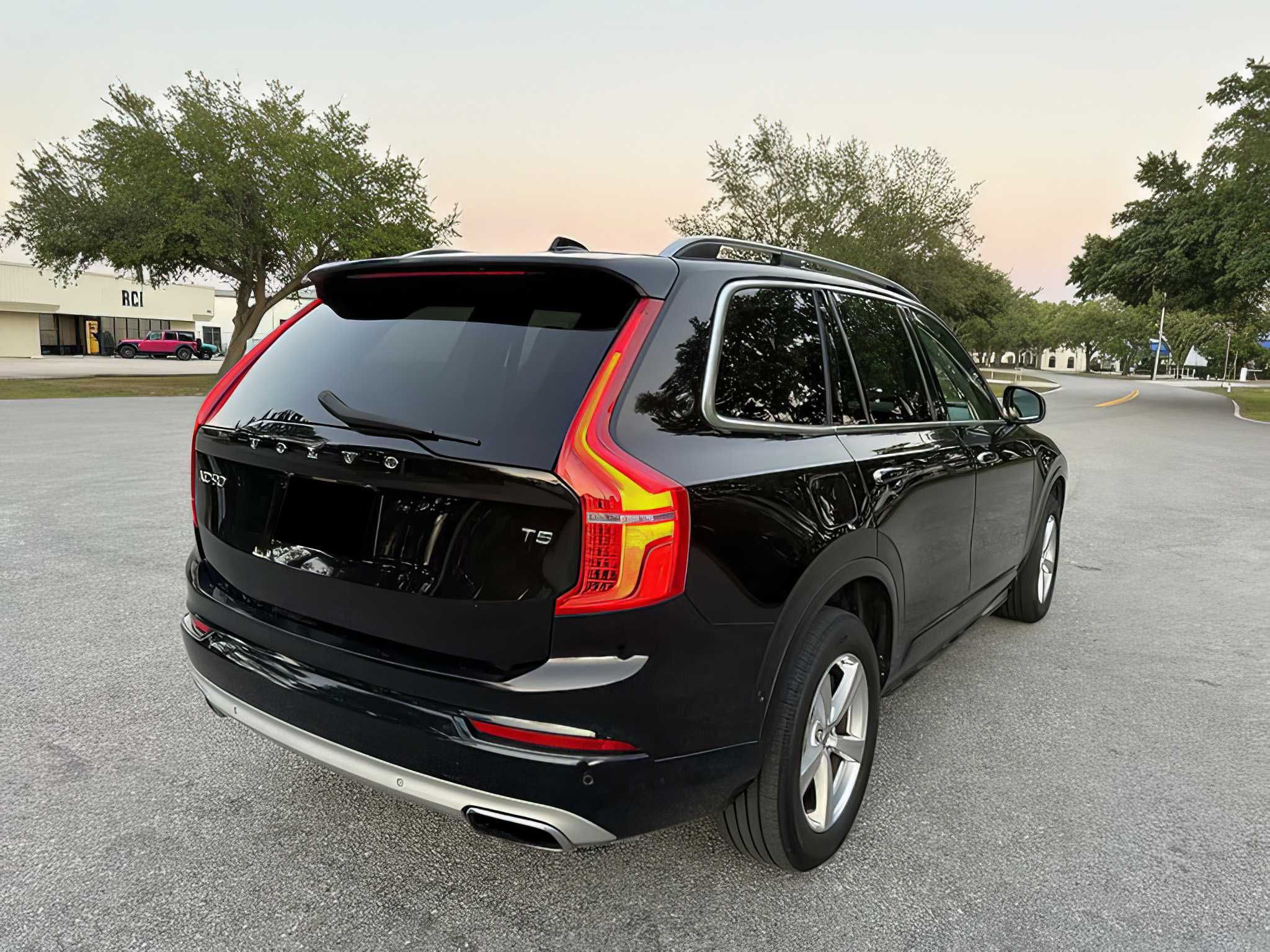 2017 Volvo XC90 T5
