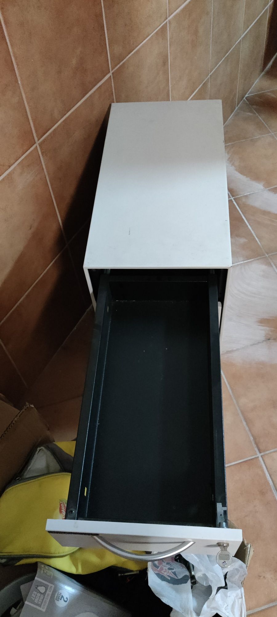 Caixa de metal para ferramentas