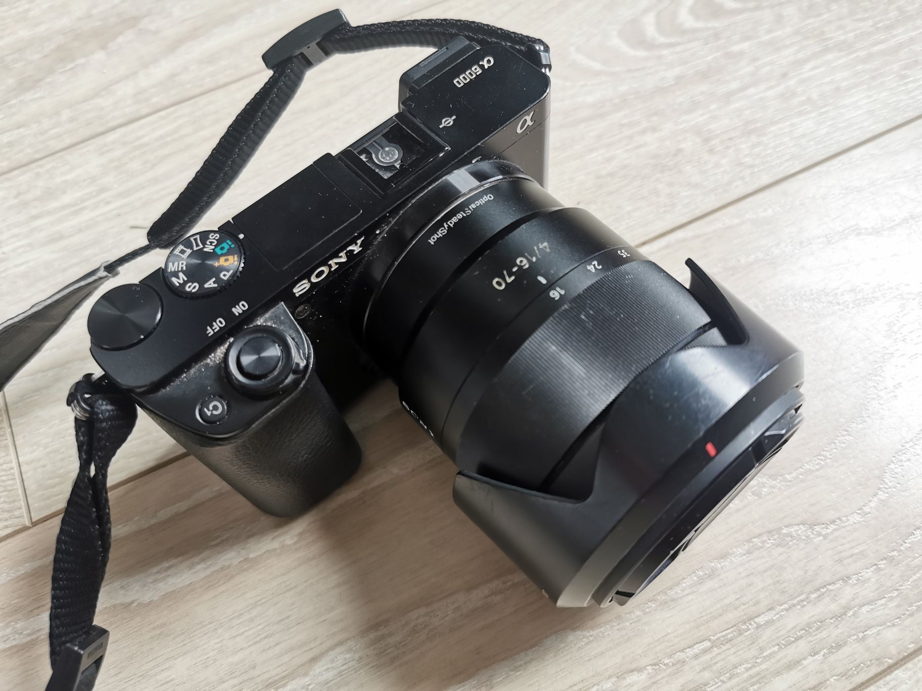 SONY alpha A6000