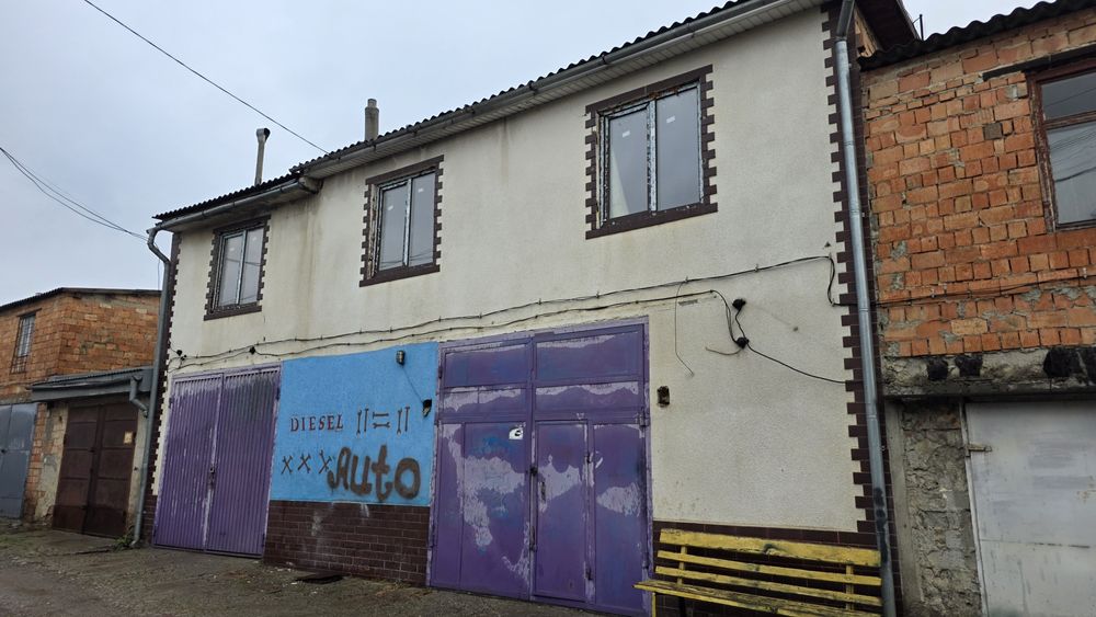 Здається в оренду Гараж-бокс на два авто з ямою, санвузлом і 3ма кімн.